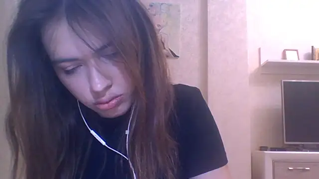 Snapshot of CeyaLier chatting on 10-17-25, 04:09 CeyaLier online show from 10-17-25, 04:09