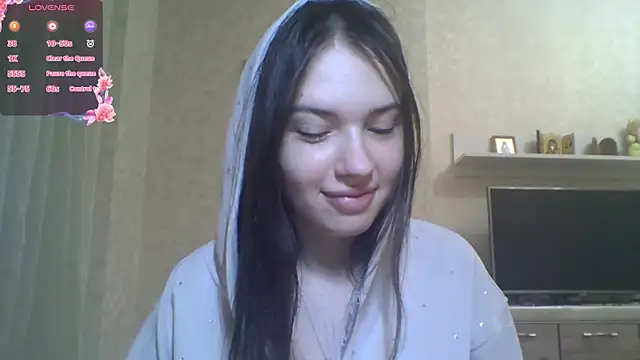 Snapshot of CeyaLier chatting on 06-08-26, 06:41 CeyaLier online show from 06-08-26, 06:41