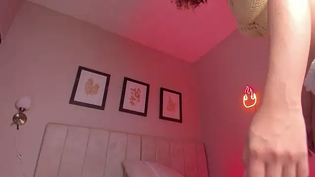 Snapshot of _alison_c chatting on 11-19-25, 11:43 alison c online show from 11-19-25, 11:43