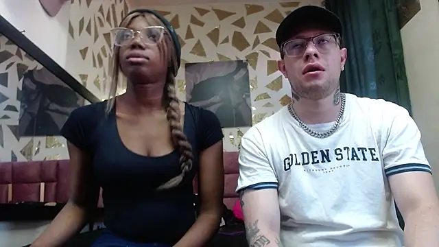 Snapshot of ashanti-and-alejo chatting on 10-23-25, 12:15 ashanti-and-alejo online show from 10-23-25, 12:15