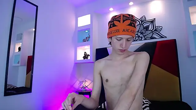 Emo Boy  online show from 01-13-26, 08:41