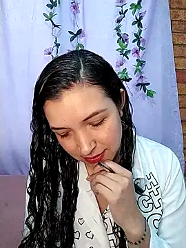 Snapshot of Miacollins12 chatting on 10-21-25, 02:29 Miacollins12 online show from 10-21-25, 02:29