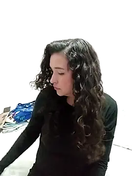 Snapshot of Miacollins12 chatting on 12-14-25, 02:06 Miacollins12 online show from 12-14-25, 02:06