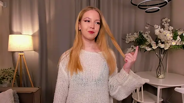 Snapshot of TinaStevenson chatting on 10-19-25, 09:48 TinaStevenson online show from 10-19-25, 09:48