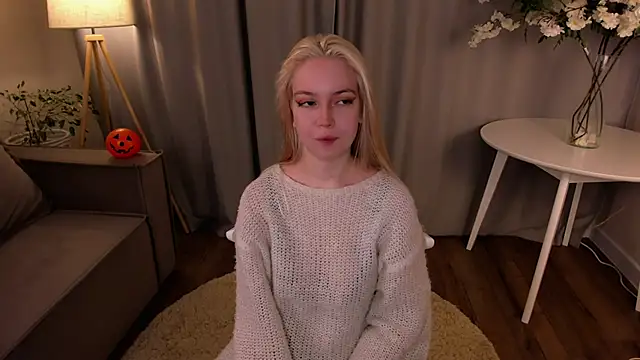 Snapshot of TinaStevenson chatting on 10-29-25, 09:38 TinaStevenson online show from 10-29-25, 09:38