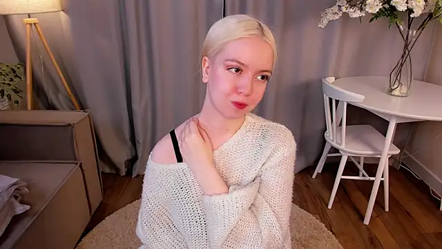 Snapshot of TinaStevenson chatting on 11-04-25, 10:31 TinaStevenson online show from 11-04-25, 10:31