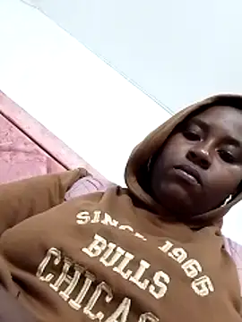 NaomiGrace  online show from 11-06-25, 10:49