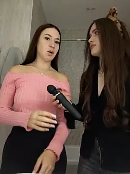 Snapshot of MayaGlow chatting on 11-07-25, 05:40 MayaGlow online show from 11-07-25, 05:40