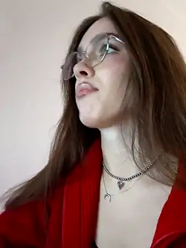 Snapshot of MayaGlow chatting on 11-13-25, 05:39 MayaGlow online show from 11-13-25, 05:39