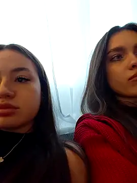 Snapshot of MayaGlow chatting on 11-14-25, 05:28 MayaGlow online show from 11-14-25, 05:28