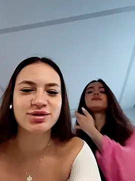 Snapshot of MayaGlow chatting on 11-17-25, 05:35 MayaGlow online show from 11-17-25, 05:35