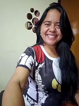 Snapshot of Miss__kendra_ chatting on 10-17-25, 11:35 Miss kendra online show from 10-17-25, 11:35