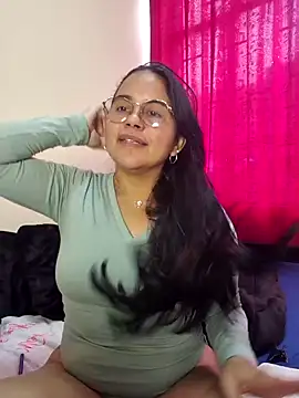 Snapshot of Miss__kendra_ chatting on 10-29-25, 02:30 Miss kendra online show from 10-29-25, 02:30