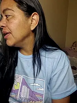 Snapshot of Miss__kendra_ chatting on 11-25-25, 09:09 Miss kendra online show from 11-25-25, 09:09