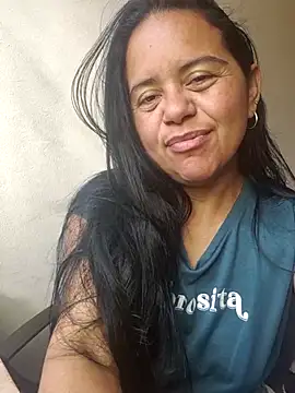 Snapshot of Miss__kendra_ chatting on 11-27-25, 01:57 Miss kendra online show from 11-27-25, 01:57