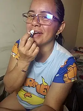 Snapshot of Miss__kendra_ chatting on 11-28-25, 02:03 Miss kendra online show from 11-28-25, 02:03