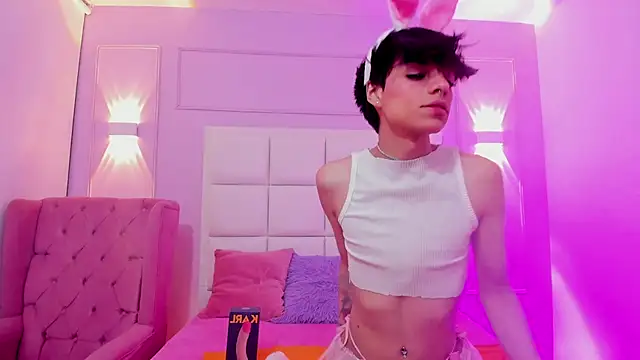 Baby Lannie online show from 10-18-25, 03:31