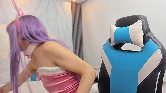 Baby Lannie online show from 12-14-25, 04:18