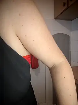 Snapshot of GeilesLuder36 chatting on 11-09-25, 08:01 GeilesLuder36 online show from 11-09-25, 08:01