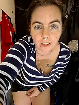 Snapshot of GeilesLuder36 chatting on 11-19-25, 09:04 GeilesLuder36 online show from 11-19-25, 09:04