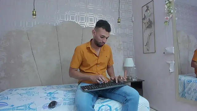 onlymen2025 online show from 10-20-25, 08:53