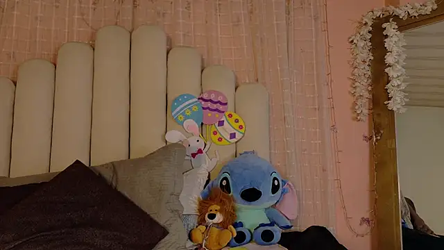 SweetRenata  online show from 04-24-26, 11:23