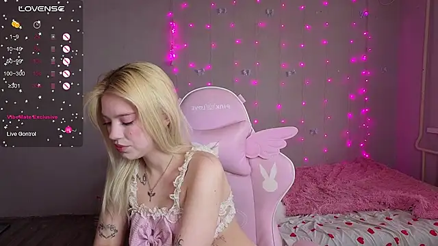 myprettylola online show from 04-04-26, 02:14