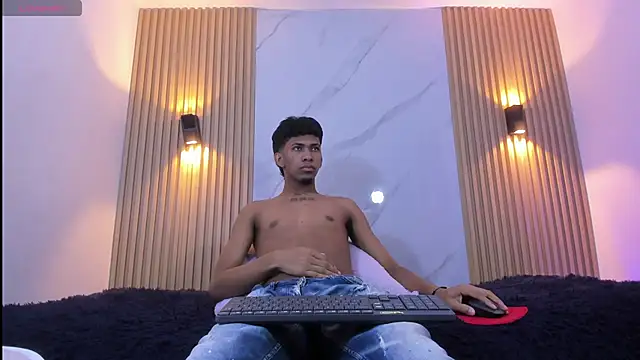 Snapshot of Ethan_thouse chatting on 10-11-25, 03:17 Ethan thouse online show from 10-11-25, 03:17