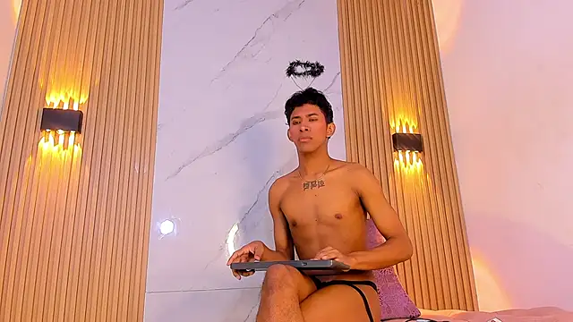 Snapshot of Ethan_thouse chatting on 11-07-25, 07:14 Ethan thouse online show from 11-07-25, 07:14