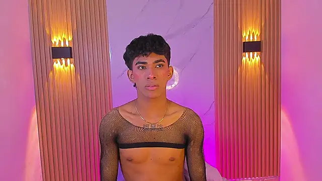 Snapshot of Ethan_thouse chatting on 11-25-25, 09:59 Ethan thouse online show from 11-25-25, 09:59