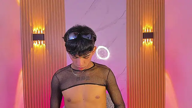 Snapshot of Ethan_thouse chatting on 11-28-25, 08:11 Ethan thouse online show from 11-28-25, 08:11