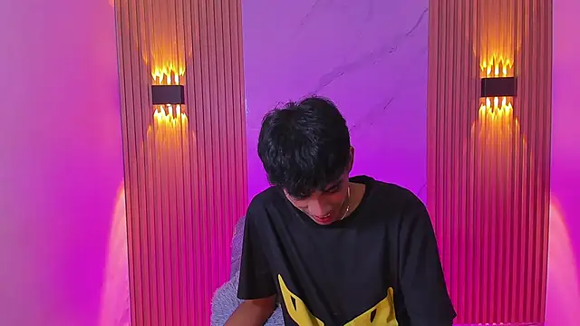 Snapshot of Ethan_thouse chatting on 12-05-25, 07:10 Ethan thouse online show from 12-05-25, 07:10