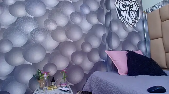 Snapshot of hannah_teehn chatting on 10-15-25, 07:14 hannah teehn online show from 10-15-25, 07:14