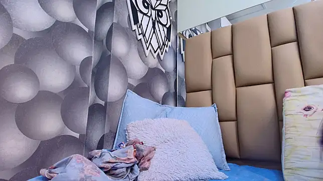 Snapshot of hannah_teehn chatting on 10-18-25, 07:03 hannah teehn online show from 10-18-25, 07:03