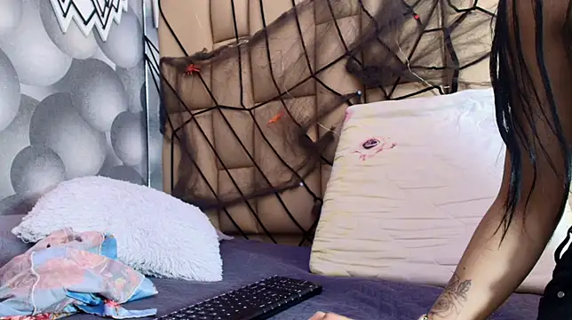 Snapshot of hannah_teehn chatting on 10-23-25, 07:12 hannah teehn online show from 10-23-25, 07:12