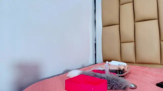 hannah teehn online show from 12-04-25, 07:11