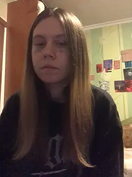 LunaVirelle online show from 10-31-25, 03:24