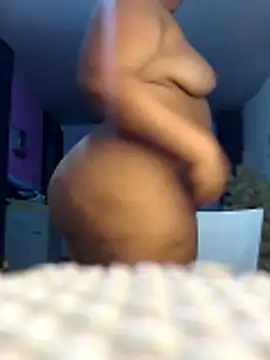 Snapshot of AprilBelmore chatting on 11-28-25, 05:32 AprilBelmore online show from 11-28-25, 05:32