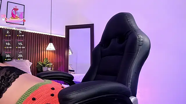 evelyn samantha online show from 10-23-25, 01:49