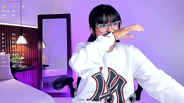 evelyn samantha online show from 11-12-25, 02:12