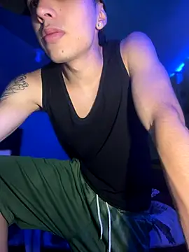 Snapshot of pabonsito2 chatting on 10-18-25, 02:14 pabonsito2 online show from 10-18-25, 02:14