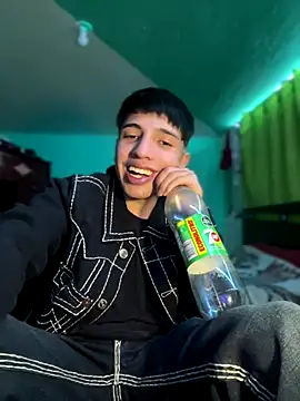 Snapshot of pabonsito2 chatting on 10-19-25, 03:40 pabonsito2 online show from 10-19-25, 03:40