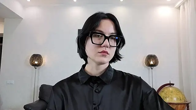 Marie Fitch online show from 12-22-25, 11:35