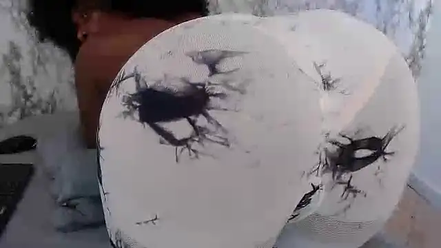 Snapshot of opall614 chatting on 10-23-25, 01:43 opall614 online show from 10-23-25, 01:43