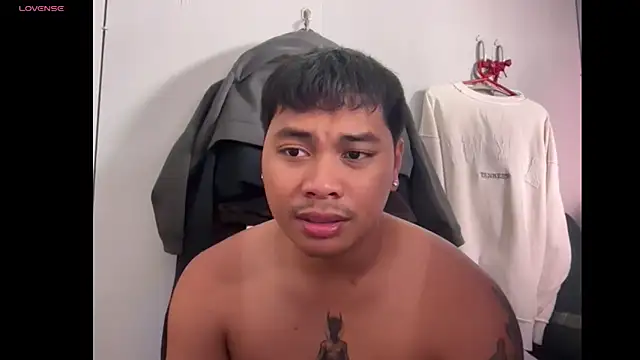 LuisitoJuancho55 online show from 04-22-26, 03:57