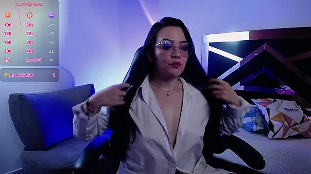 LeeluFox online show from 10-25-25, 02:41