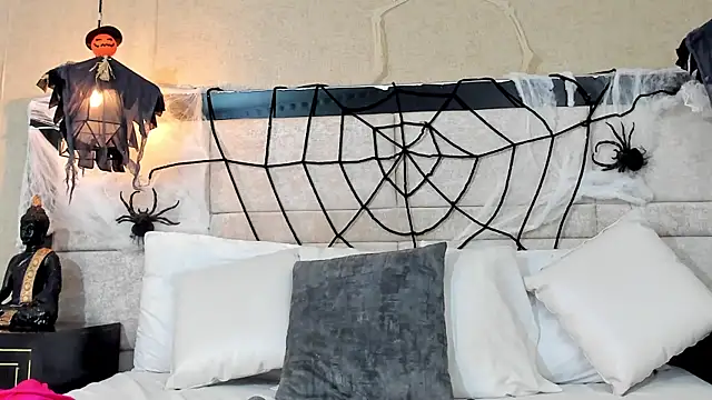 RousseWalker online show from 10-25-25, 01:07