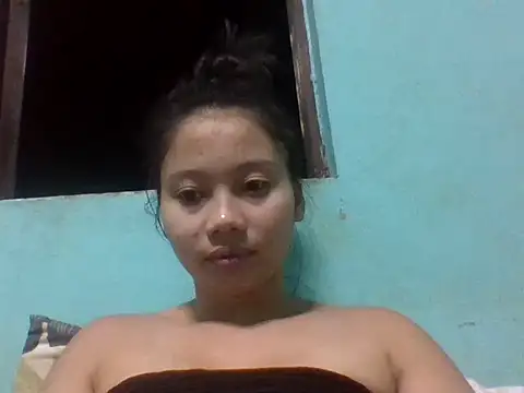 Snapshot of Baby_girl0516 chatting on 10-12-25, 12:48 Baby girl0516 online show from 10-12-25, 12:48