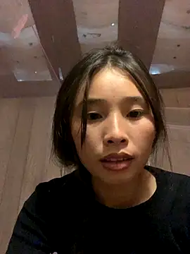 Snapshot of Han-han123 chatting on 10-23-25, 05:29 Han-han123 online show from 10-23-25, 05:29