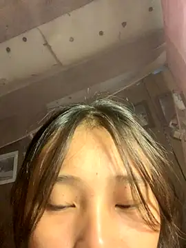 Snapshot of Han-han123 chatting on 10-28-25, 02:04 Han-han123 online show from 10-28-25, 02:04